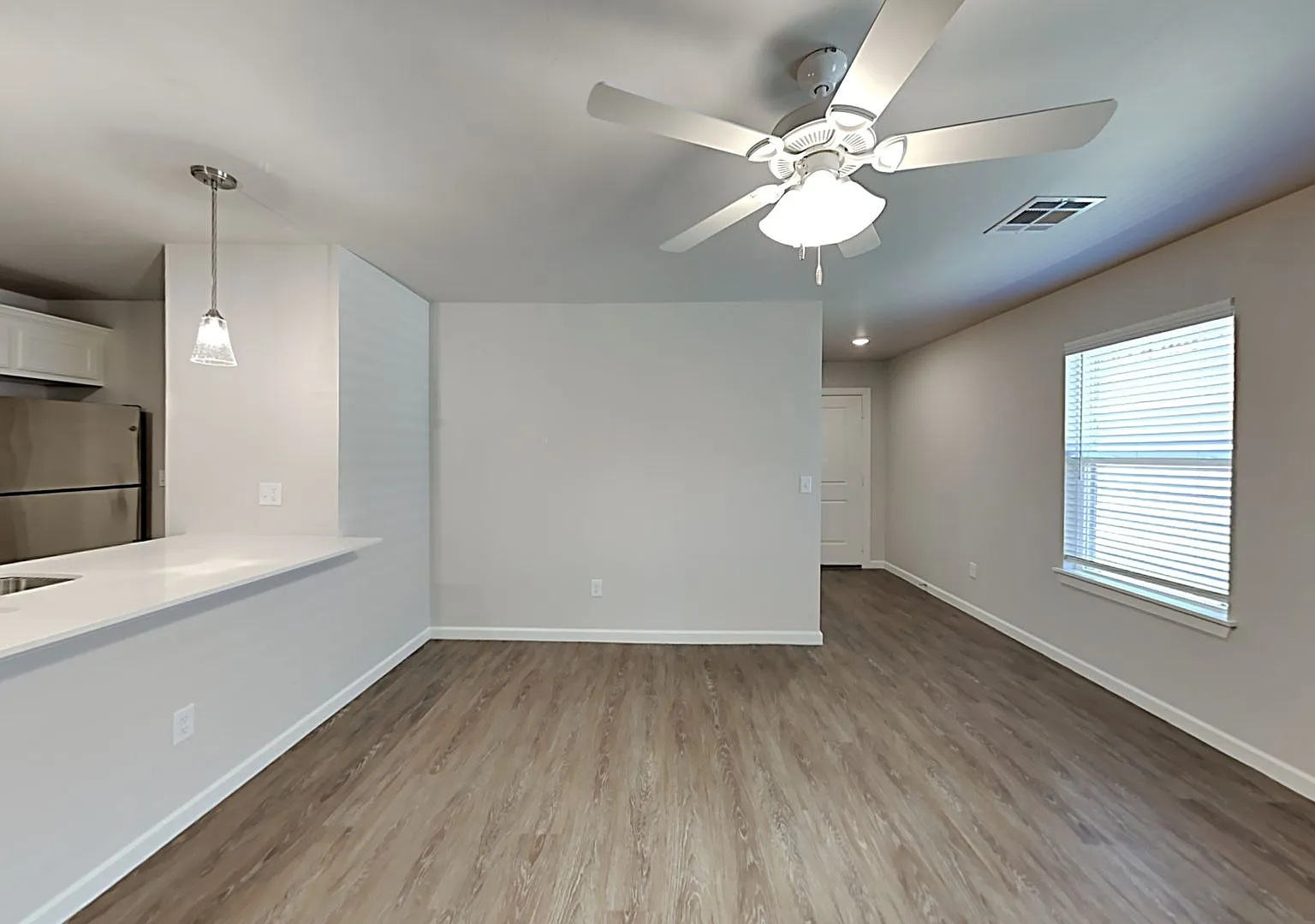 2 Bedroom 2 Bathroom 2 Car Garage Duplex Close to Broadway Extension, a short distance from Edmon... — Photo 4