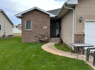 1423 E 42nd St #1423, Kearney, NE 68847