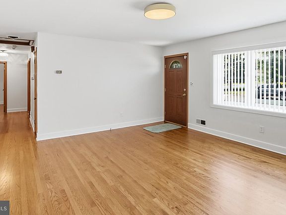 4th image of 105 Juniper Cir