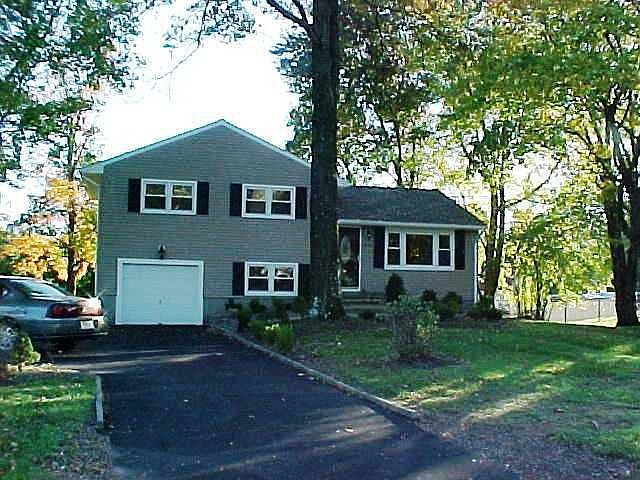 Front View - 3 bed, 2 ba Split Level