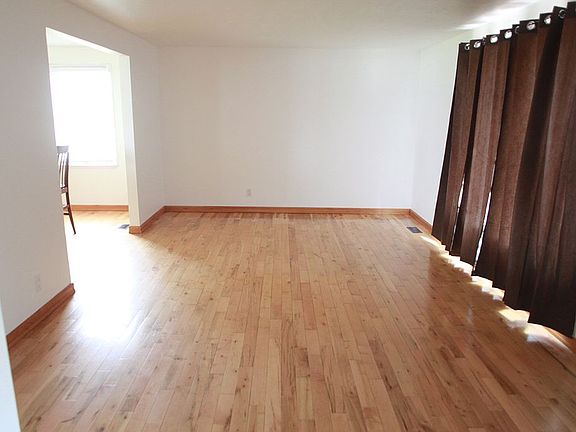 5th image of 2406 S Timberlane Dr
