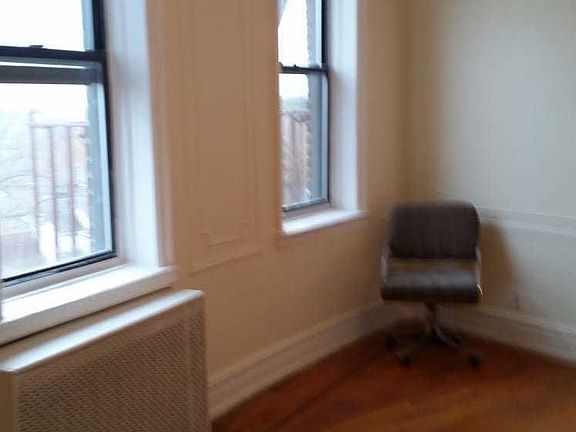 3rd image of 11525 84th Ave APT 5A