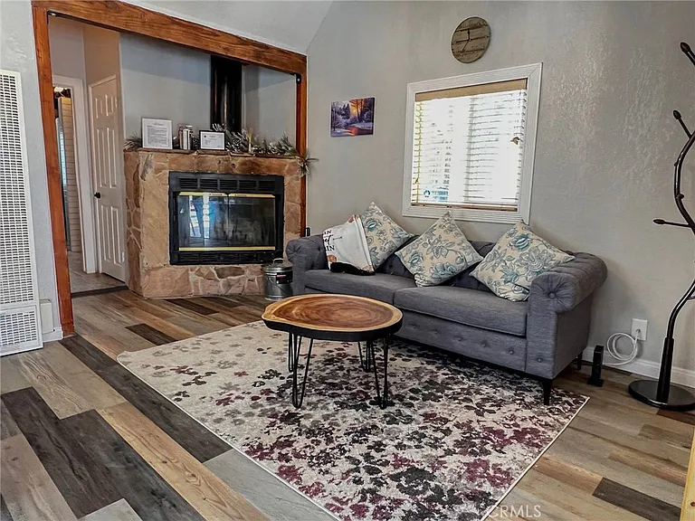 42619 Cedar Ave — Photo 3