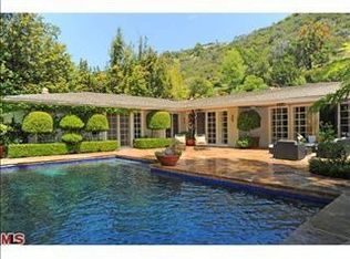 1033 Roscomare Rd, Los Angeles, CA 90077