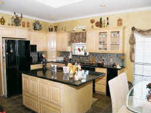 5th image of 1650 Plummer Dr