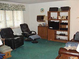3rd image of 156 Fordham Ave