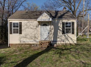 2457 N Kellett Ave, Springfield, MO 65803