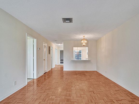 4th image of 2521 Juniper Drive #11-b