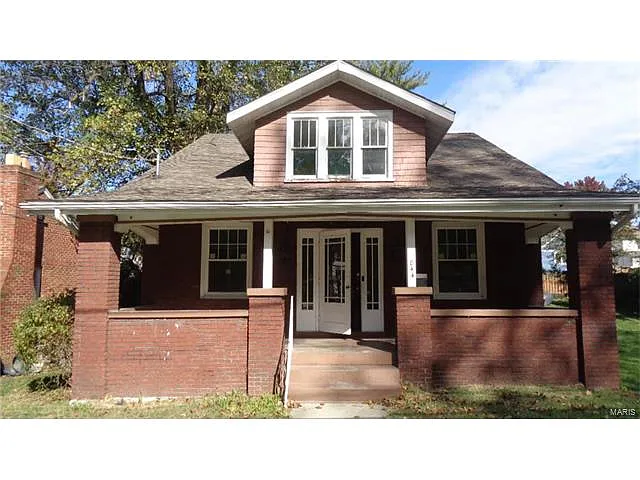 844 Danforth St photo 1