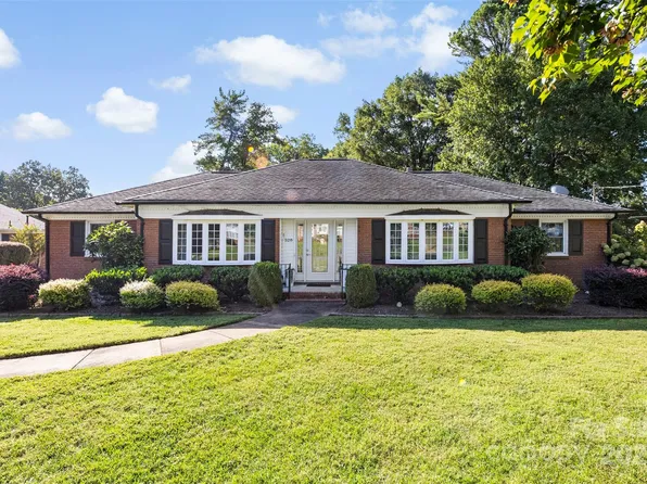 528 Holiday Rd, Gastonia, NC 28054