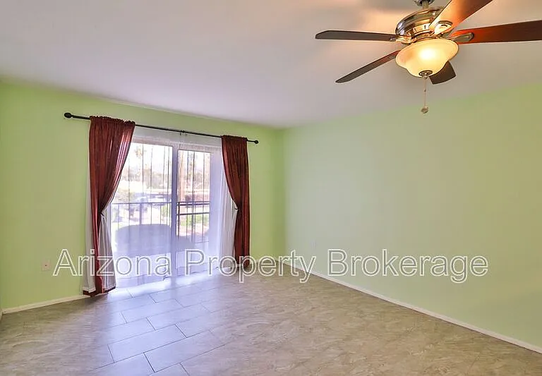 3033 E Devonshire Ave #2020 — Photo 6