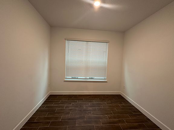 5th image of 1305 Blue Stem Ln