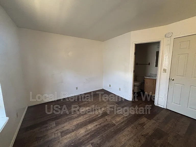 625 S Fountaine St #B — Photo 15