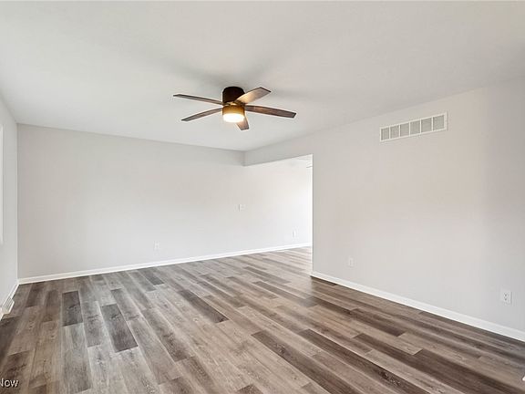 4th image of 126 Plymouth Dr