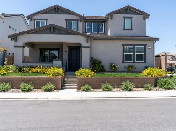 253 Peters Ln S, Madera, CA 93636