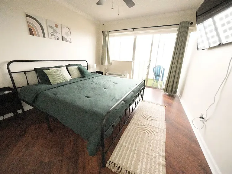510 Gay St #915 — Photo 9