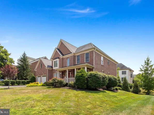 8409 Link Hills Loop, Gainesville, VA 20155