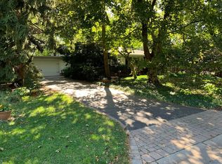 3415 Ralmark Ln, Glenview, IL 60026