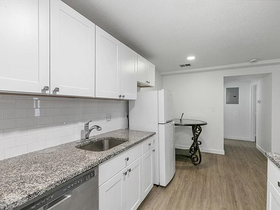 5th image of 12 Walden Dr APT 12