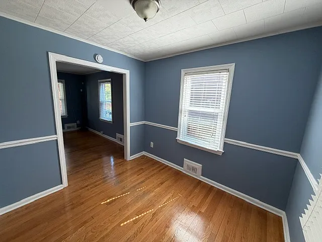 639 Emerson St NE — Photo 10