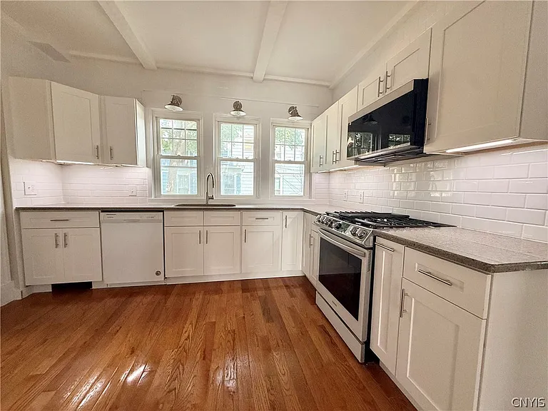 203 Keyes Ave — Photo 17