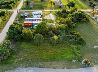 1045 Johnson Rd, Pt Bolivar, TX 77650