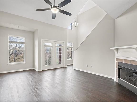 3rd image of 6586 Reserve Dr