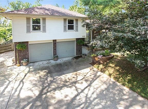 2nd image of 15707 E 45th Pl S