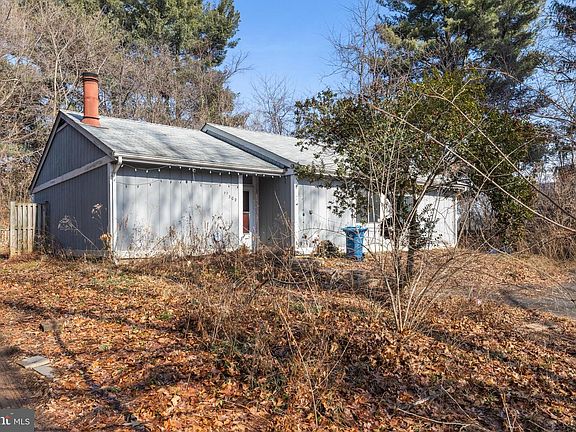 3rd image of 11308 Geddys Ct