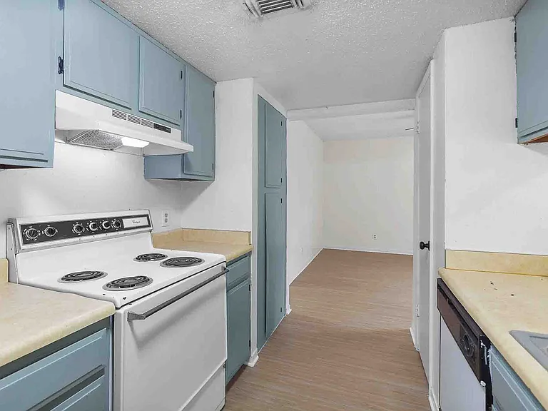 Chestnut Place Apartments — Photo 5