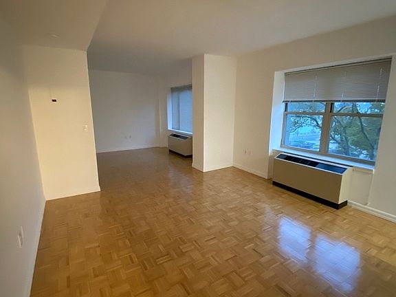 3rd image of 888 Main St #408