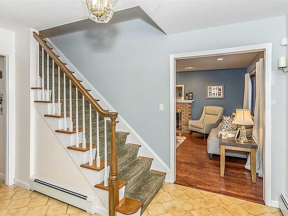 3rd image of 12 Terrace Dr