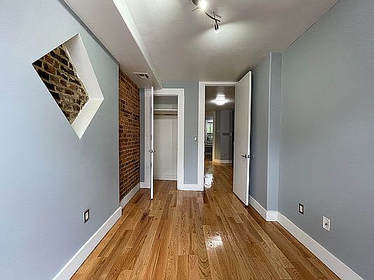 5th image of 2342 Pacific St #2