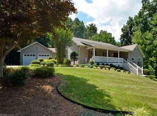 744 Redfield Dr, Clyde, NC 28721