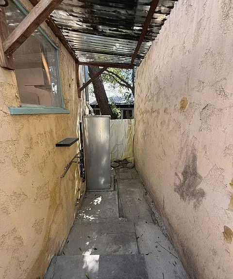 1347 N Citrus Ave — Photo 20