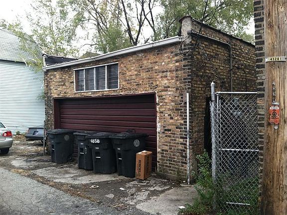 4th image of 4858 Northcote Ave