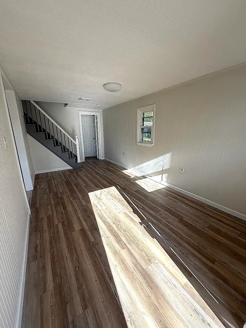 4 bed, $2,850 — Photo 4