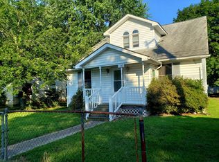 210 Mimosa Ave, Colonial Beach, VA 22443