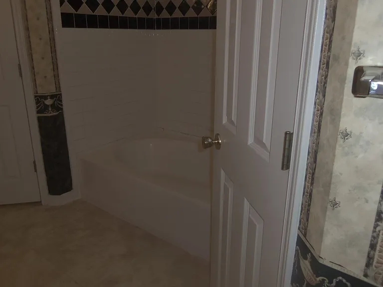 4201 Windwood Dr — Photo 7