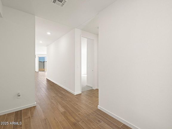 3rd image of 4922 W HUNTER Trail