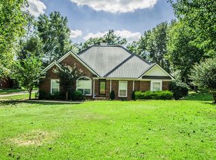 300 Stonegate Dr, Dothan, AL 36305