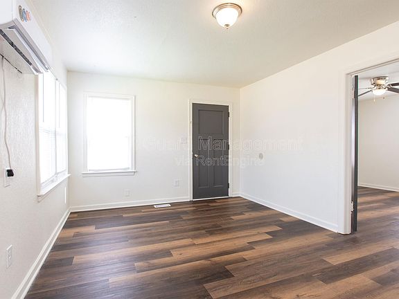 5th image of 1301 E Mount Vernon St #1303