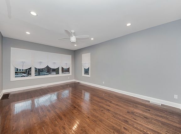 2nd image of 13926 Lincoln Ave
