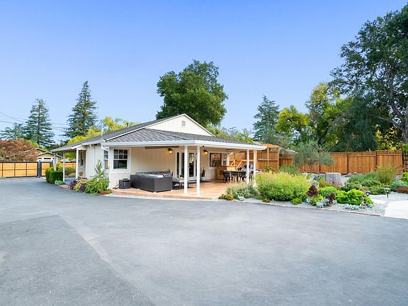 4th image of 16528 Marchmont Dr