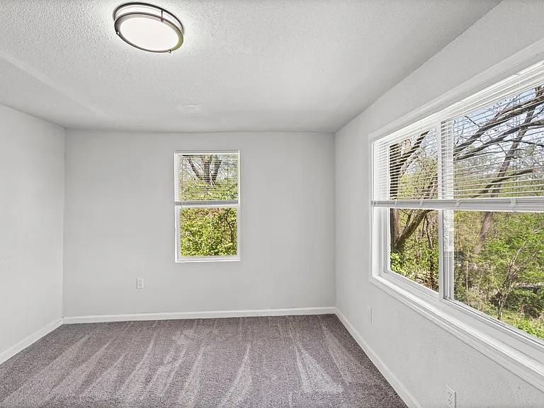 6938 Askew Ave — Photo 11