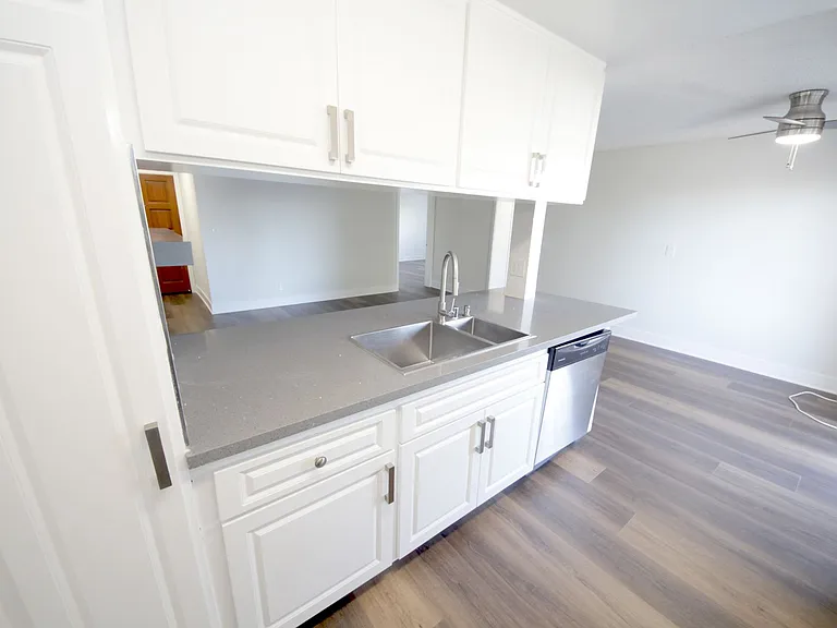 Shelby Expo Apts. — Photo 5
