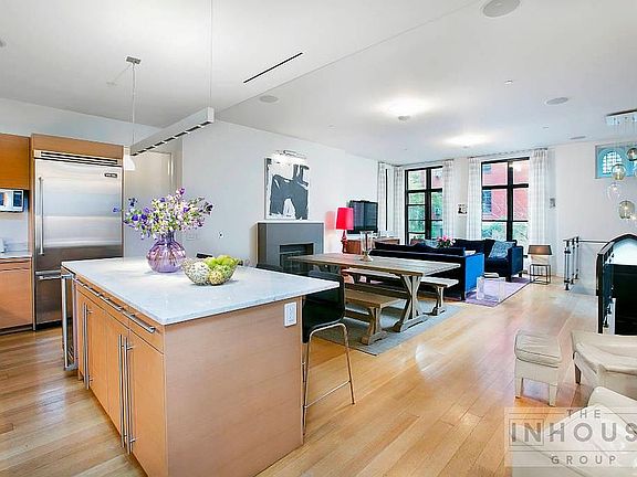 2nd image of 231 17th St Unit 4