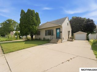 923 N Tyler Ave, Mason City, IA 50401
