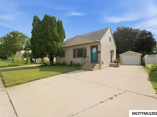 923 N Tyler Ave, Mason City, IA 50401