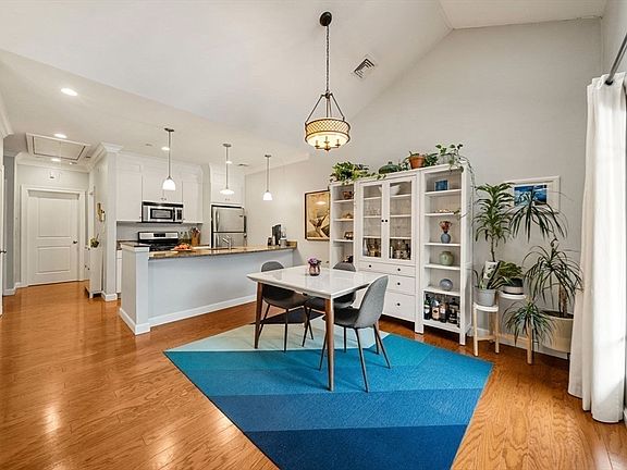 3rd image of 111-121 Green St #303